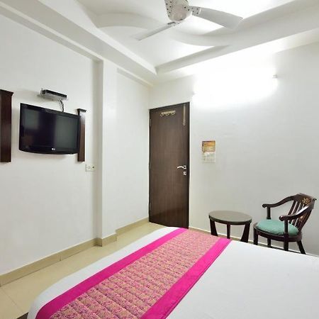 Hotel Sai International Nueva Delhi Exterior foto