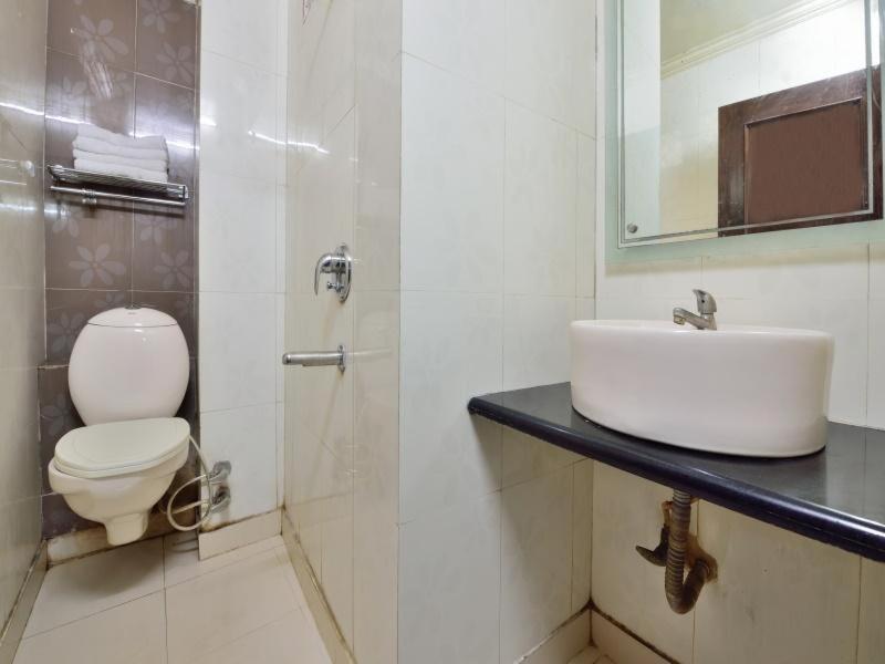 Hotel Sai International Nueva Delhi Habitación foto